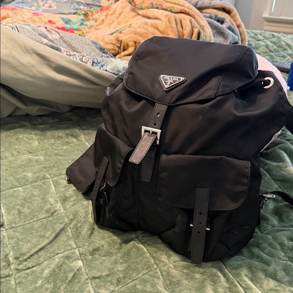 Prada Black Nylon Men’s Messenger Bag with Detachable Pouch and Buckle Accents - Picture 5 of 5